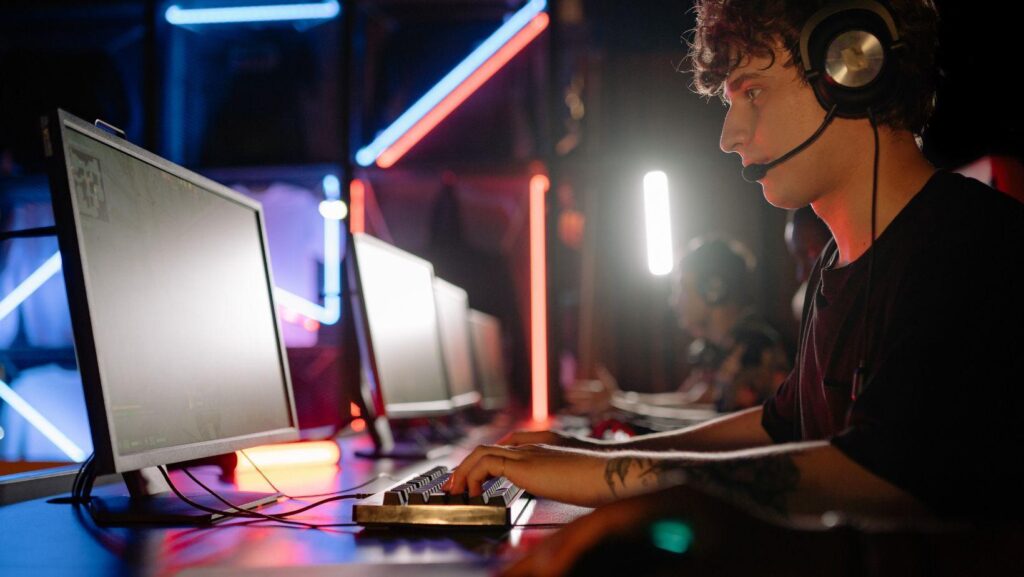 gaming skills improvement, level up gaming strategies, enhance gaming performance, professional gaming tips, gaming training programs, competitive gaming techniques, gaming skill development, multiplayer gaming tactics, esports training courses